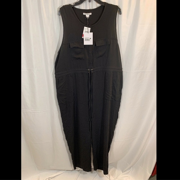 NWT $99 GLAMOROUS Curve Button Front Jumpsuit in‎ Black [SZ 16 ] - Picture 2 of 8